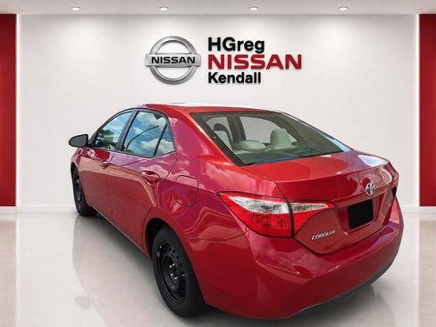 Used 2019 Toyota Corolla LE FWD image 2