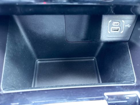 Used 2022 Jeep Compass Latitude FWD image 29