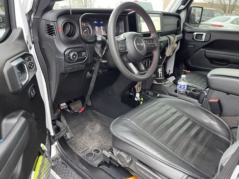 Used 2024 Jeep Wrangler Rubicon image 9