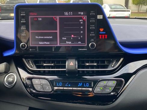 Used 2022 Toyota C-HR XLE image 36