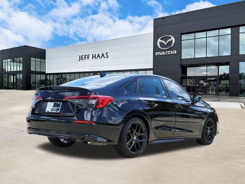 Used 2023 Honda Civic Sport image 3