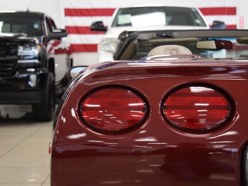 Used 2003 Chevrolet Corvette Convertible w/ Preferred Equipment Group1 image 21