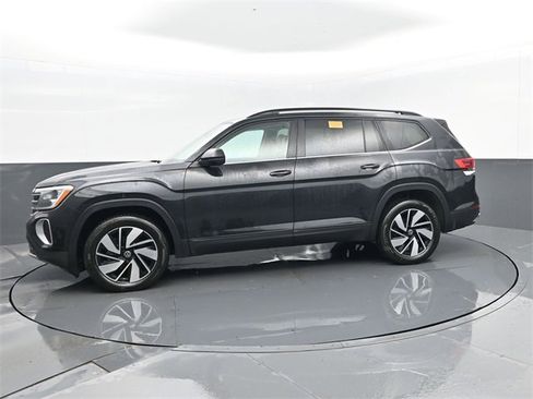 Used 2024 Volkswagen Atlas SE image 5