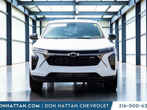 New 2026 Chevrolet Trax RS w/ Sunroof Package FWD image 24