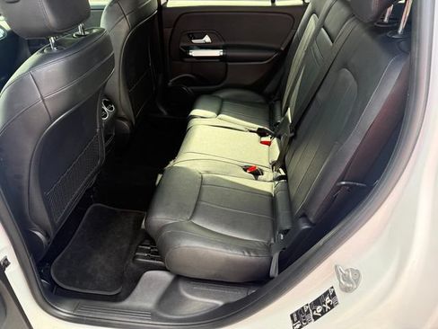 Used 2020 Mercedes-Benz GLB 250 4MATIC image 23