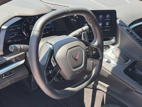 Used 2022 Chevrolet Corvette Stingray Preferred Conv w/ Z51 Performance Package RWD image 9