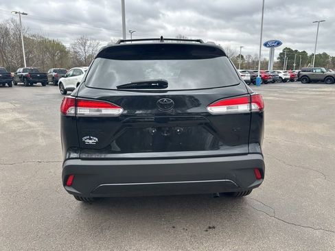 Used 2023 Toyota Corolla Cross LE w/ Moonroof Package image 4
