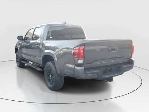Used 2022 Toyota Tacoma SR5 w/ Technology Package image 5