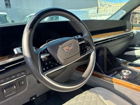 Used 2025 Cadillac Escalade Sport Platinum AWD/4WD image 13