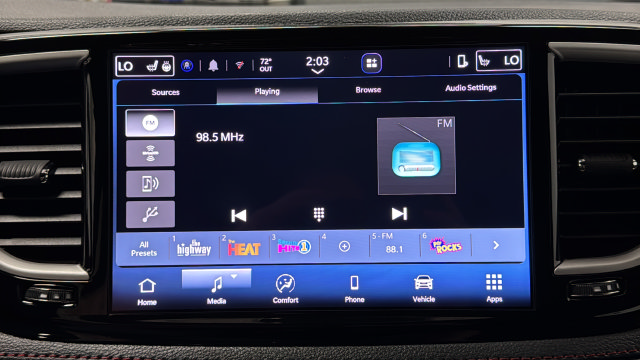 New 2027 Chrysler Pacifica Select FWD image 13