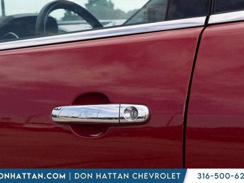 Used 2012 Chevrolet Traverse LT w/ LPO, 'HIT The Road' Package FWD image 27