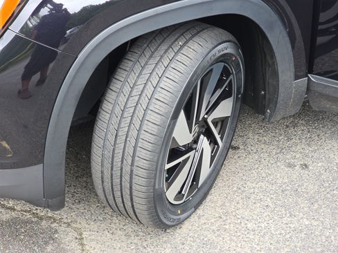 Certified 2024 Volkswagen Atlas SE FWD image 35
