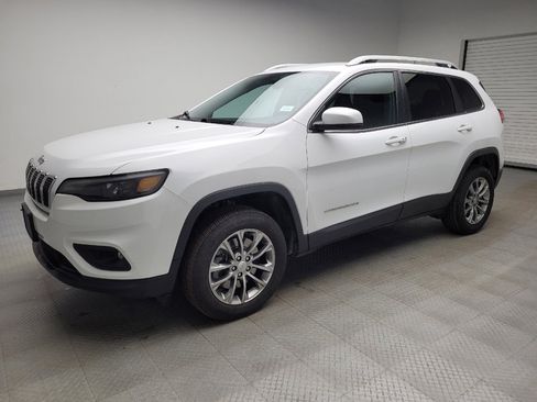 Used 2019 Jeep Cherokee Latitude Plus AWD/4WD image 2