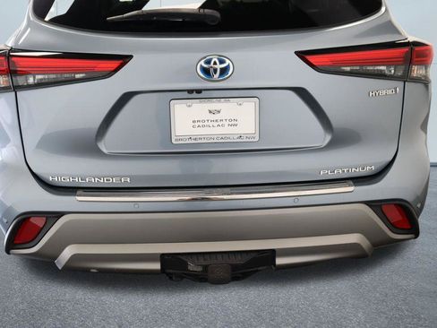 Used 2021 Toyota Highlander Platinum AWD/4WD image 16