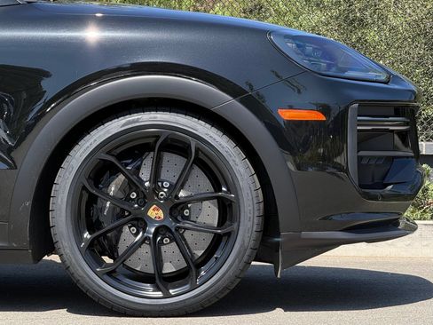 Certified 2024 Porsche Cayenne Turbo GT AWD/4WD image 12