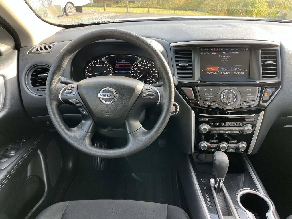 Used 2020 Nissan Pathfinder S FWD image 10