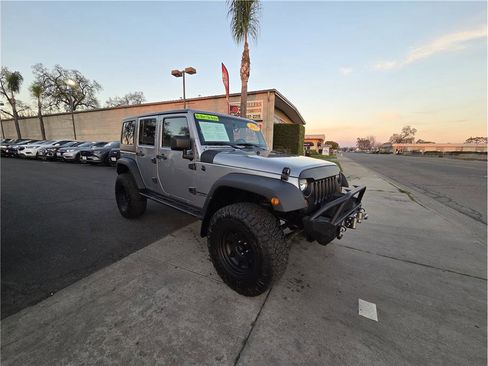 Used 2013 Jeep Wrangler Unlimited Sport w/ PWR Convenience Group AWD/4WD image 3