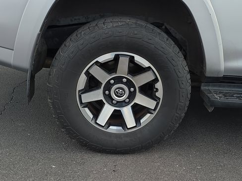 Used 2022 Toyota 4Runner TRD Off-Road Premium image 9