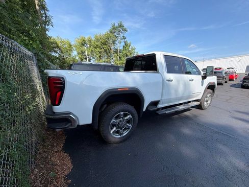 Certified 2026 GMC Sierra 2500 SLT w/ SLT Premium Package AWD/4WD image 3