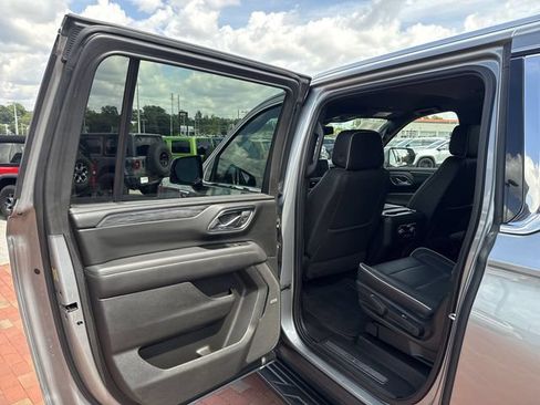 Used 2023 GMC Yukon XL SLT w/ SLT Luxury Package AWD/4WD image 19