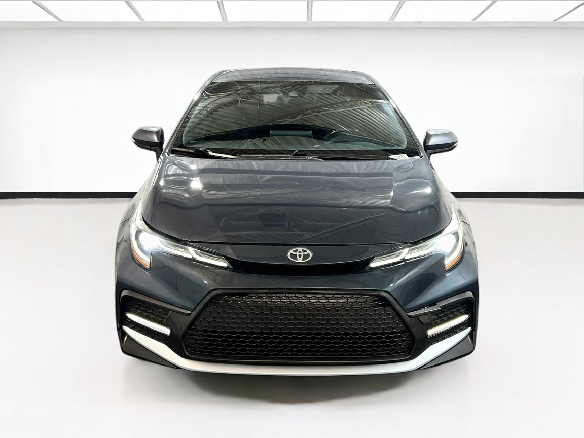 Used 2020 Toyota Corolla SE FWD image 2