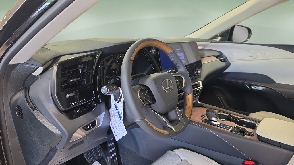 New 2026 Lexus RX 350 AWD/4WD image 14