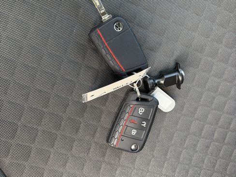 Used 2018 Volkswagen Tiguan S AWD/4WD image 32