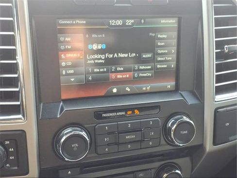 Used 2015 Ford F150 Lariat image 9