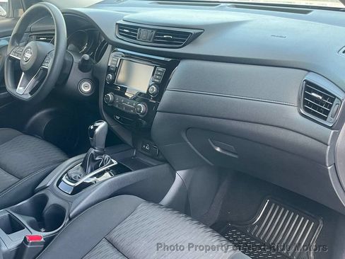 Used 2018 Nissan Rogue S FWD image 18