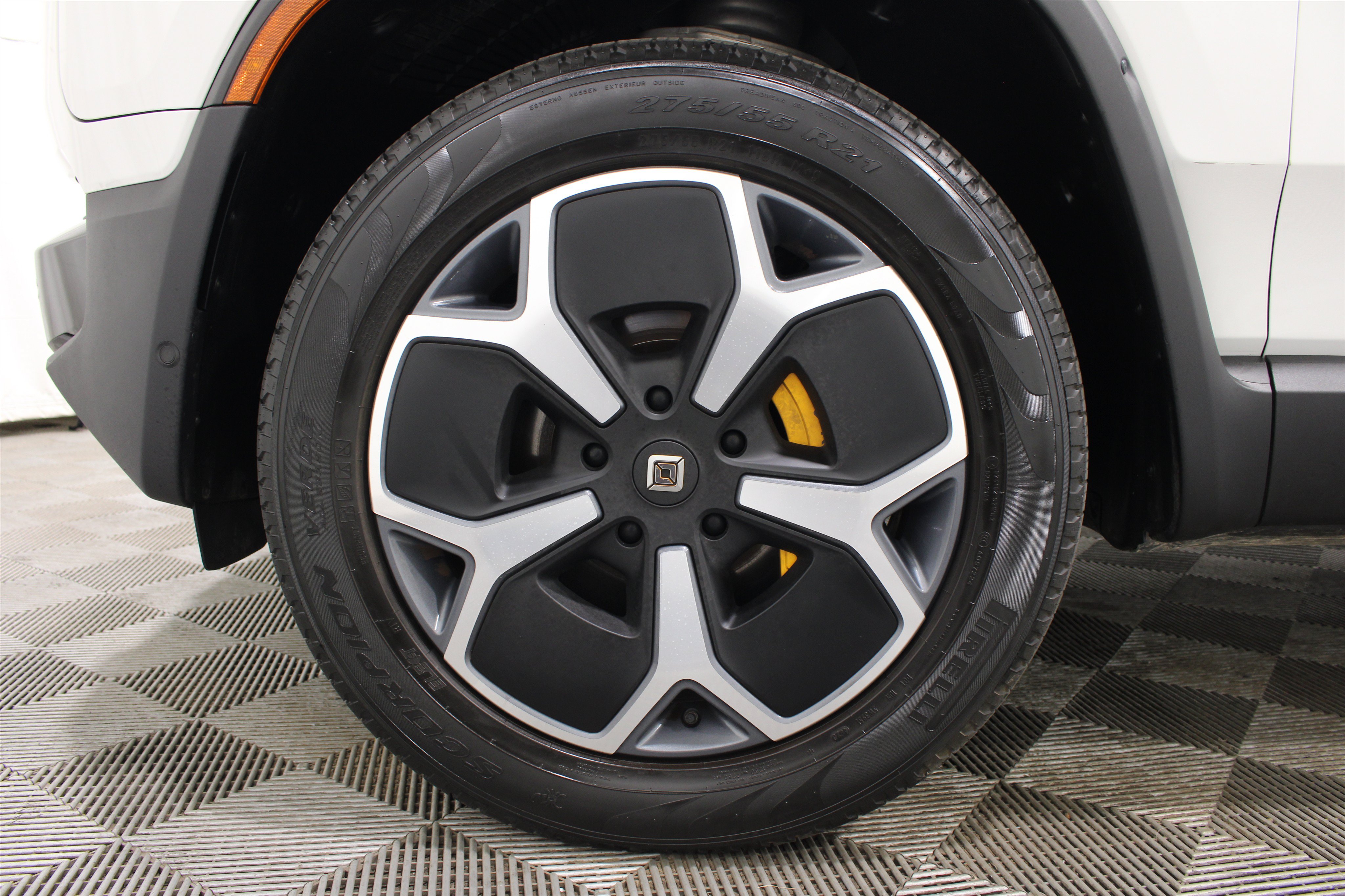 Used 2024 Rivian R1S Adventure Quad AWD/4WD image 35