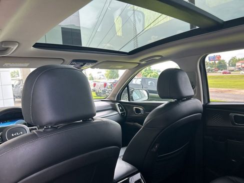 Used 2022 Kia Sorento SX FWD image 9