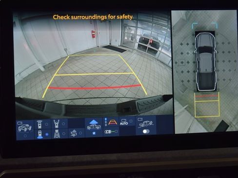 Used 2025 Toyota Tacoma Trailhunter image 59