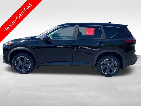 Used 2025 Nissan Rogue SV FWD image 2