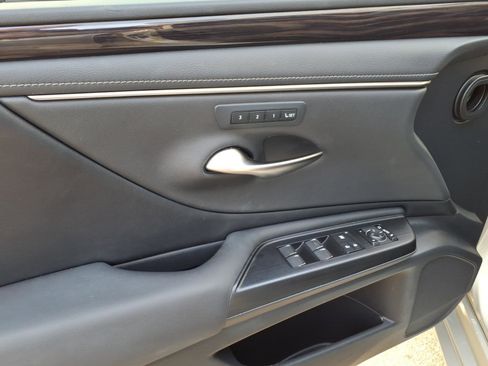 Used 2021 Lexus ES 350 w/ Premium Package image 17