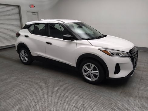Used 2023 Nissan Kicks S FWD image 11
