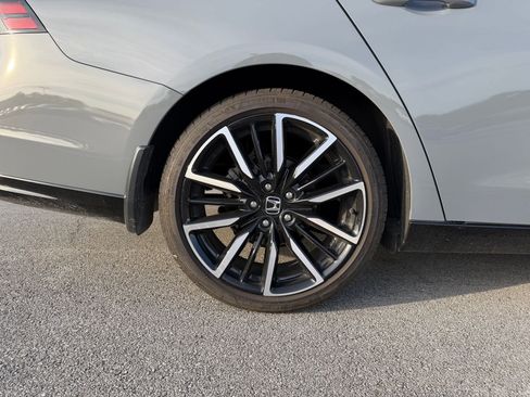 Used 2024 Honda Accord Touring image 9