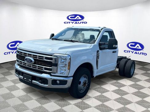 Used 2025 Ford F350 XL w/ XL Chrome Package RWD image 10