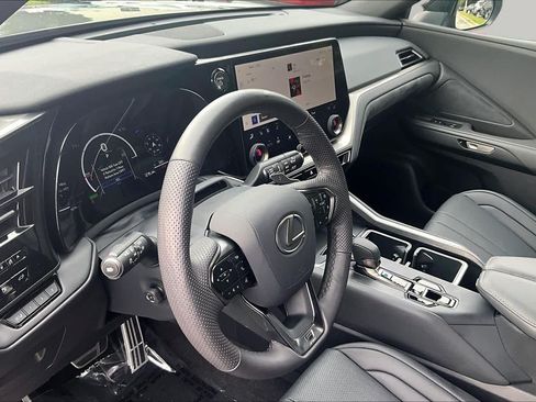Used 2026 Lexus TX 500h AWD w/ Technology Package image 16