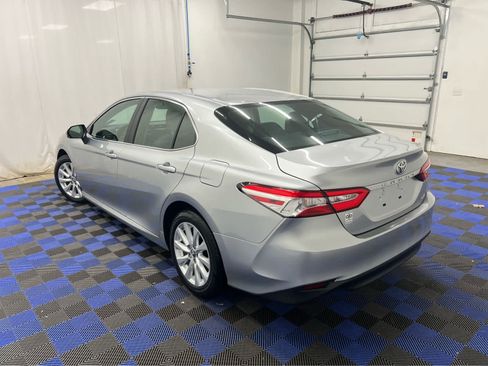 Used 2018 Toyota Camry LE image 9