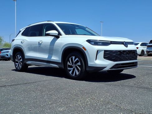 New 2026 Volkswagen Tiguan S FWD image 1