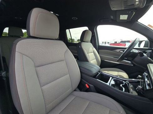 Used 2024 Chevrolet Traverse LT FWD image 21