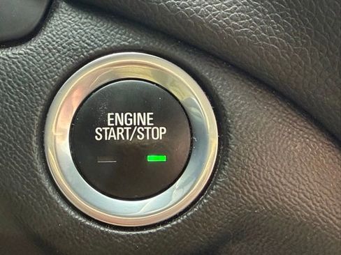 Used 2020 Chevrolet Equinox LT image 30