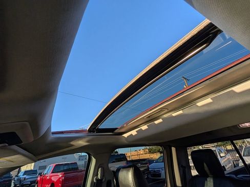 Used 2014 RAM 1500 Laramie w/ Convenience Group image 18