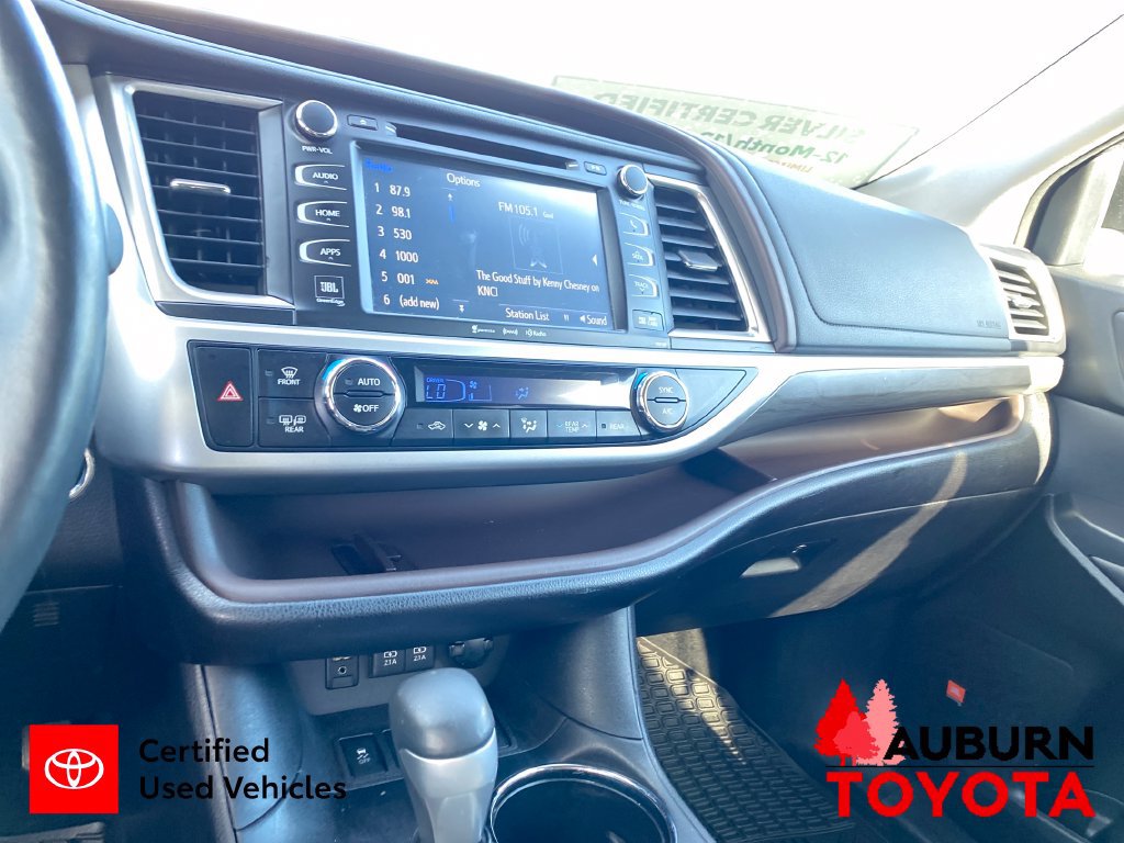 Certified 2017 Toyota Highlander Limited Platinum w/ Carpet Mat Package AWD/4WD image 18