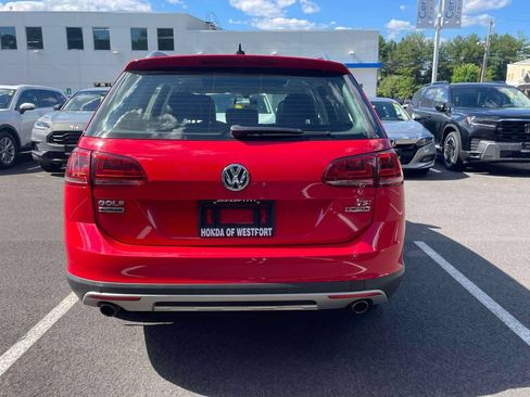 Used 2017 Volkswagen Golf Alltrack AWD/4WD image 6