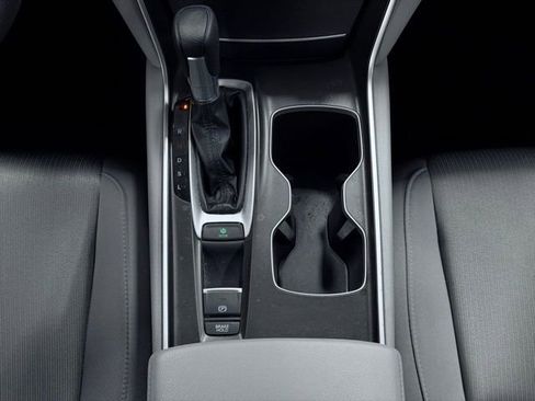 Used 2019 Honda Accord EX image 27
