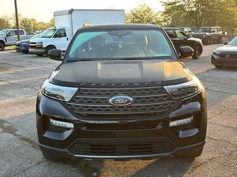 Used 2022 Ford Explorer XLT w/ Equipment Group 202A AWD/4WD image 6