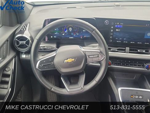 Used 2025 Chevrolet Equinox LT w/ Convenience Package II FWD image 11