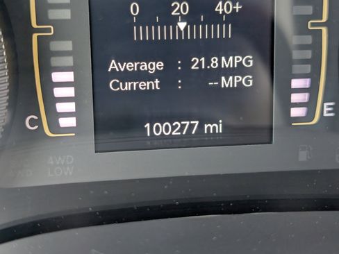 Used 2020 Jeep Cherokee Latitude Plus FWD image 18
