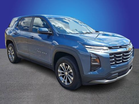 Used 2025 Chevrolet Equinox LT AWD/4WD image 3